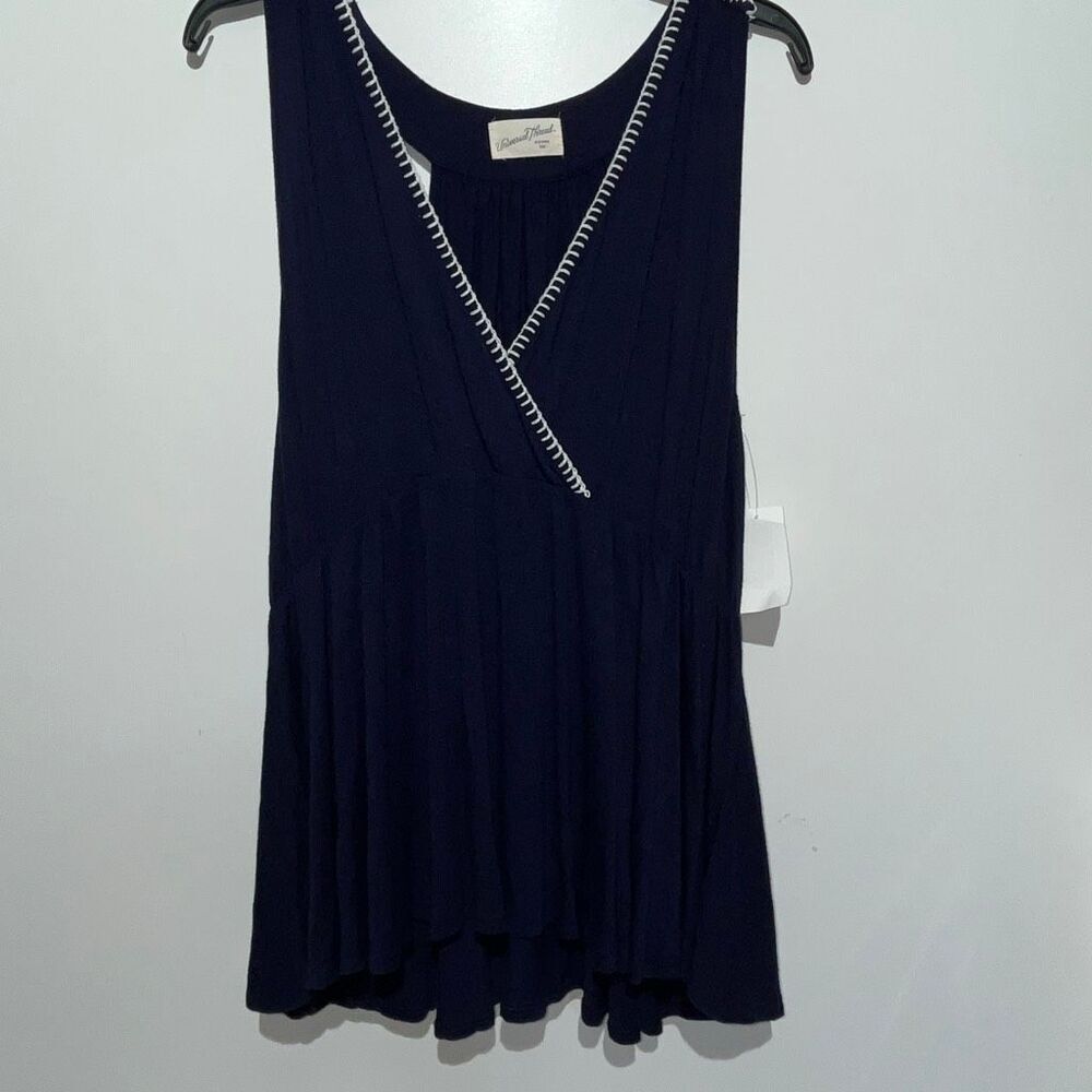 Universal Thread Women's Navy White Contrast Trim Sleeveless Tank Top Size Large